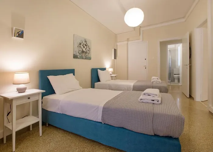 Central Apartment On Pedestrian Street By Ghh